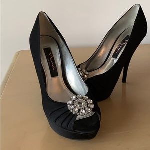 Black dressy pumps